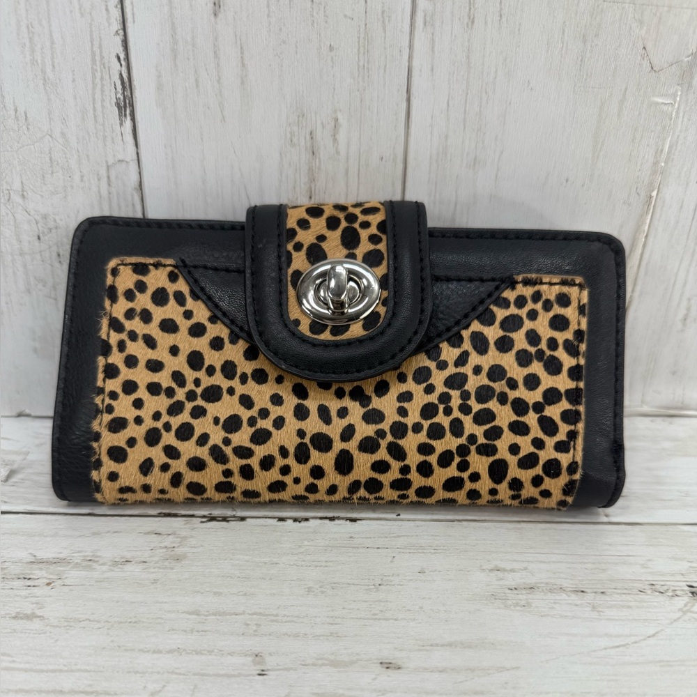 VTG Nine West Leopard print leather Faux Fur rectangle wallet Snap Closure